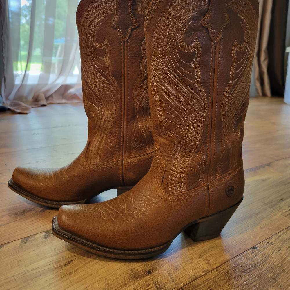 Women's ARIAT Heeled Boots Size 8B
